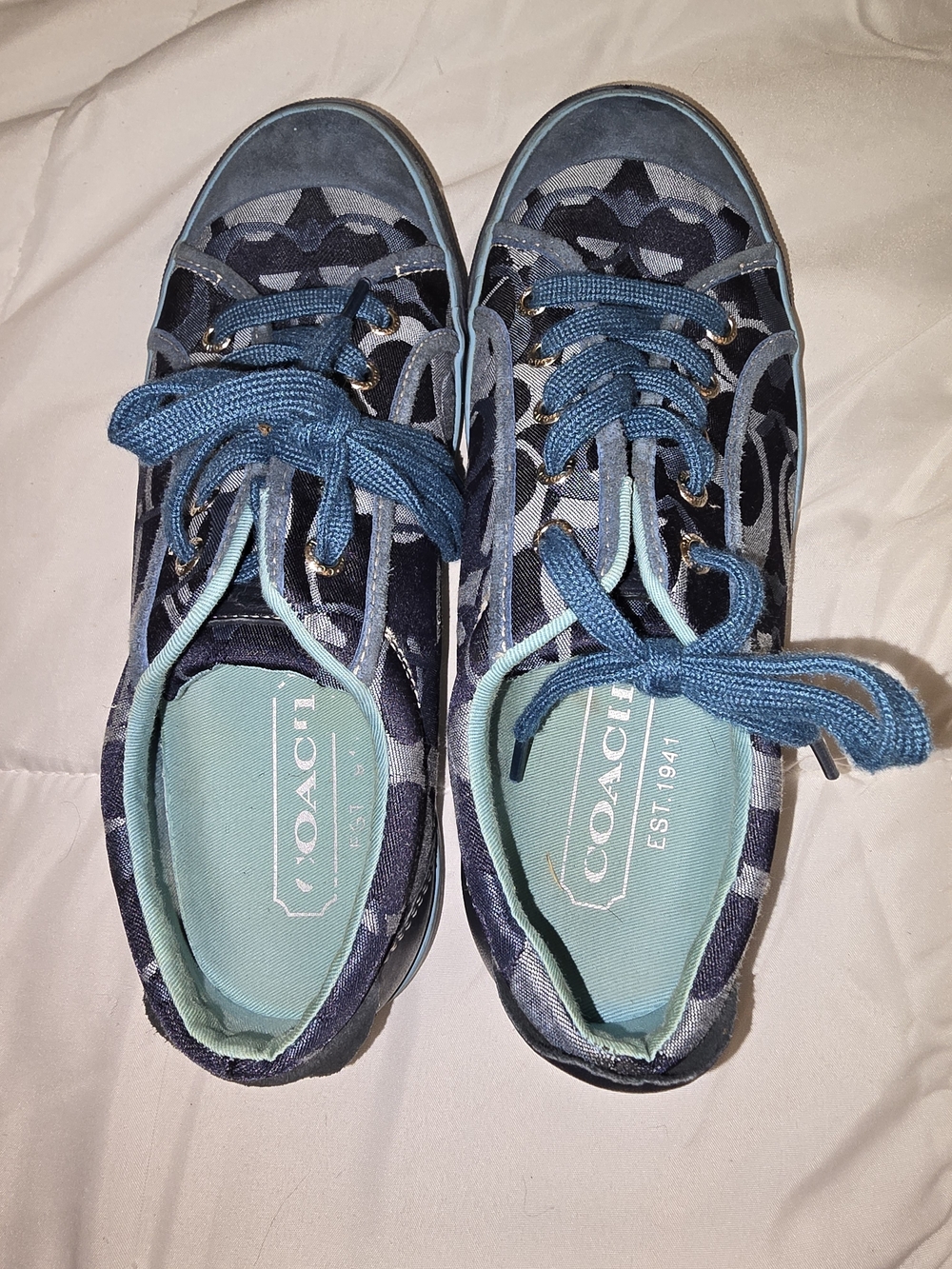 Barrett Low-Top sneakers in a multi tone blue signature monogram canvas